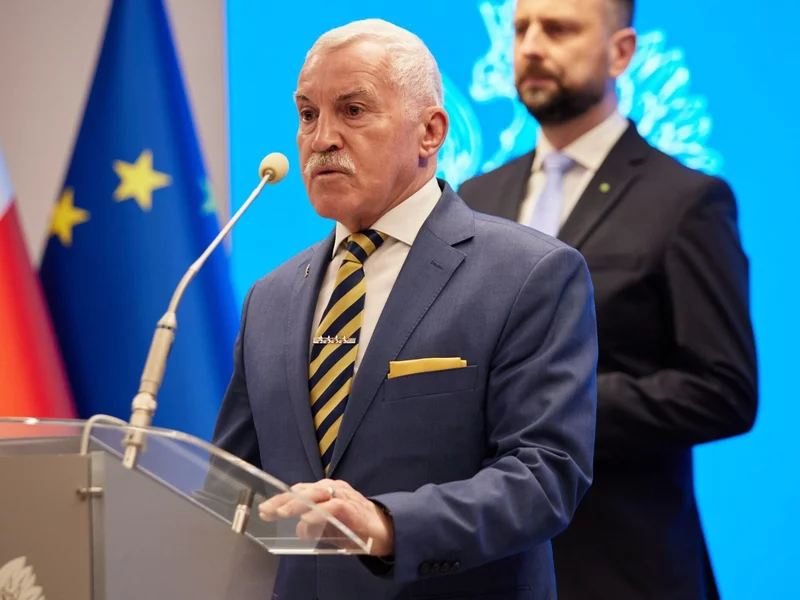 Brat ministra in sin generala sta napredovala v vojski, MON se je odzval na polemike