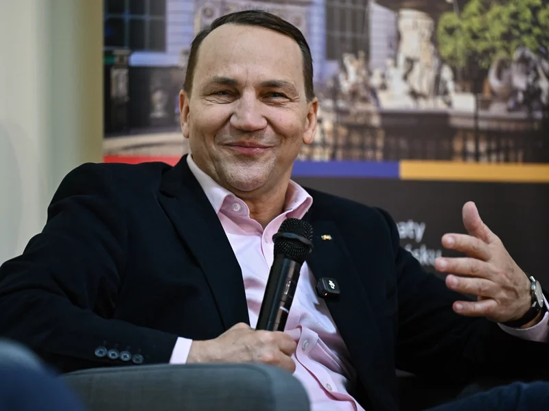 Oburzenie po wpisie Sikorskiego. "Napisałbym, że t