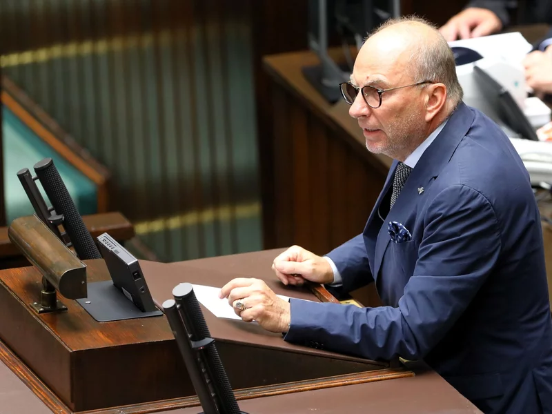 Afera wokół posła KO. Dziennikarz ostro: Jest pan idiotą czy złodziejem?